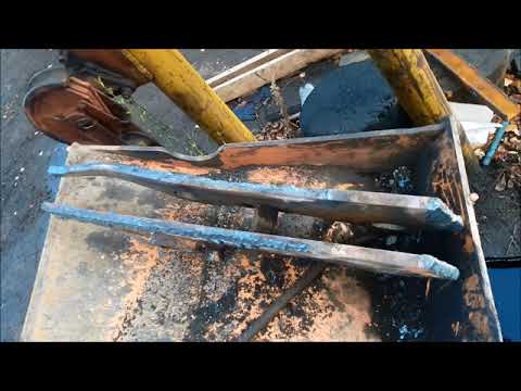 Embedded thumbnail for Как выровнять проушины переднего отвала погрузчика